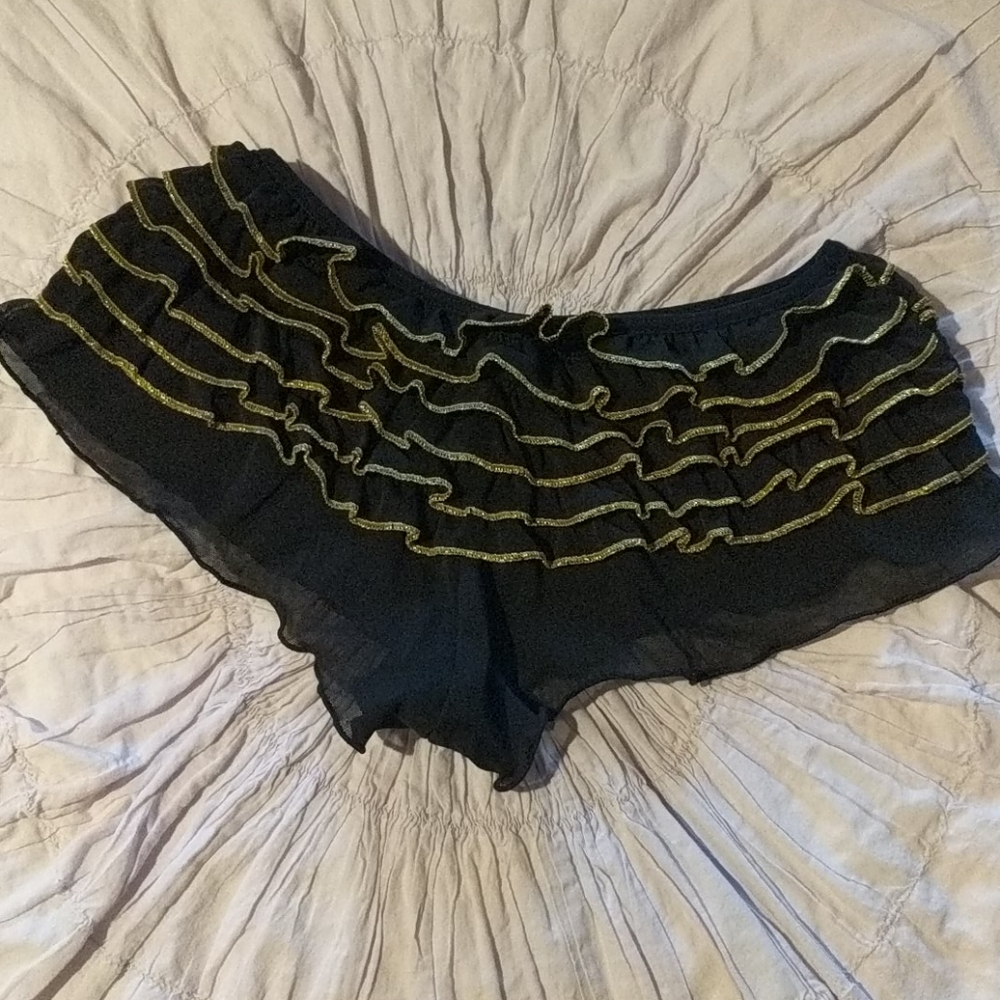 Small Ruffle Hipster - Picture 2 of 3